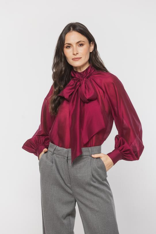 Wizualizacja Bordowa stylowa bluzka z ozdobnym wiązaniem i bufiastym rękawem