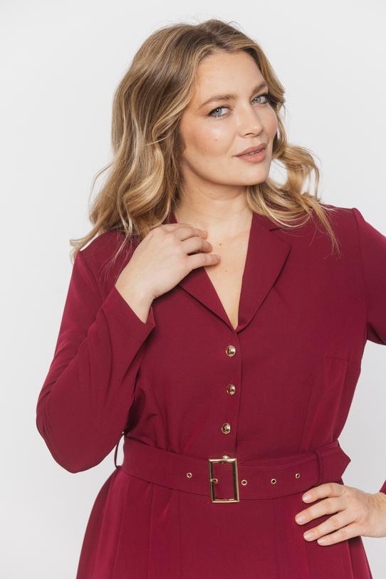 Bordowa sukienka midi z paskiem i zakładkami - 4