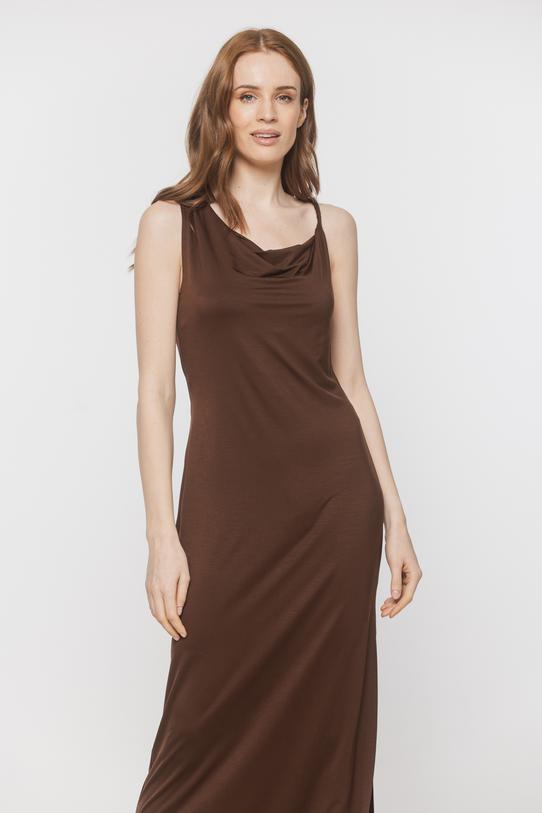 Brązowa dzianinowa sukienka maxi z dekoracyjnym ramiączkiem - 2