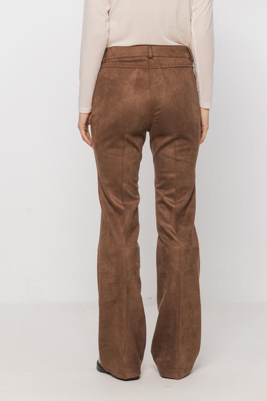 Brązowe spodnie dzwony z imitacji zamszu - 3