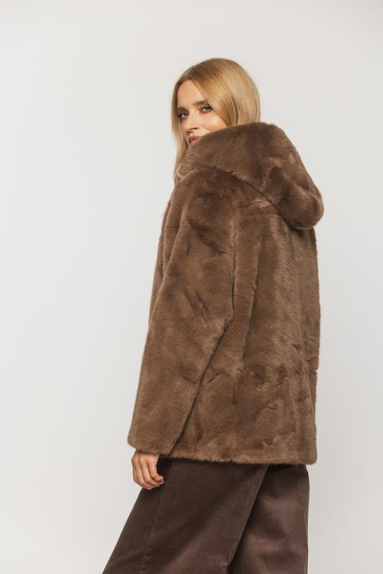 Brązowe stylowe futerko z praktycznym kapturem - 4
