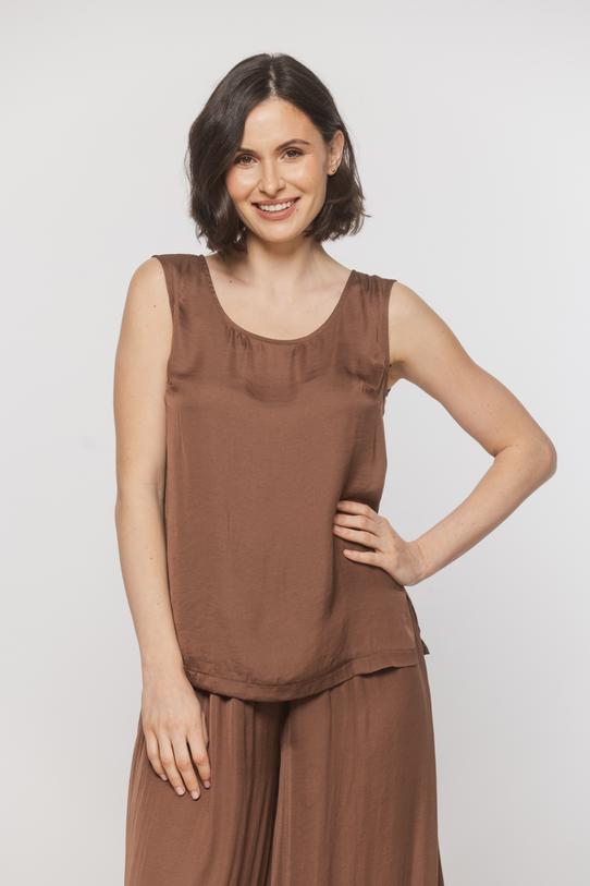 Wizualizacja Brązowy luźny top o satynowym połysku