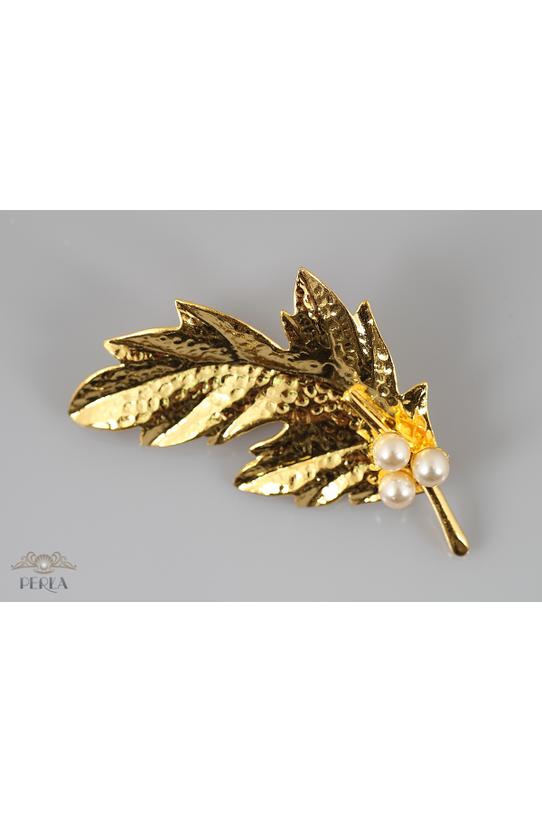 Wizualizacja Pozłacana broszka z ozdobnymi perełkami