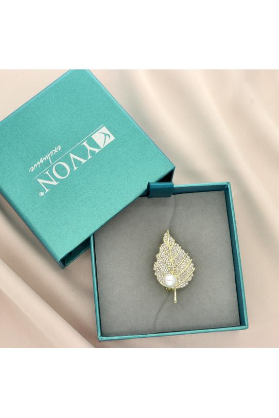 A gold leaf-shaped brooch with cubic zirconia and a pearl - 2