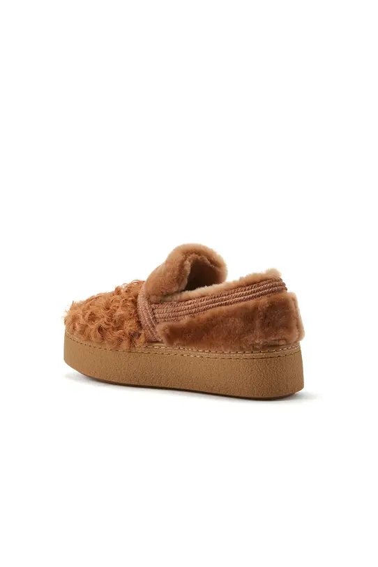 Futerkowe mokasyny ze skóry owczej w kolorze karmelowym - 2
