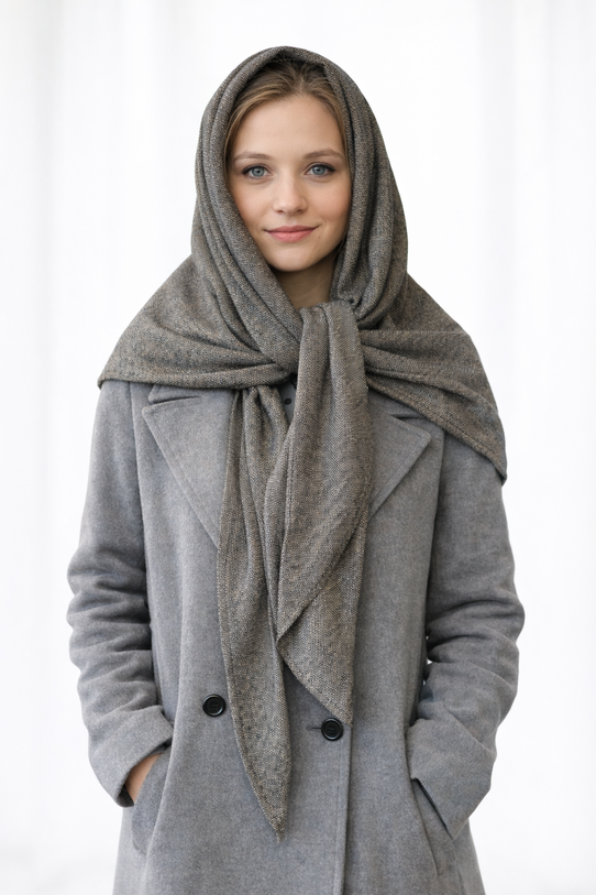 Trójkątna chusta z naturalnych tkanin - 1