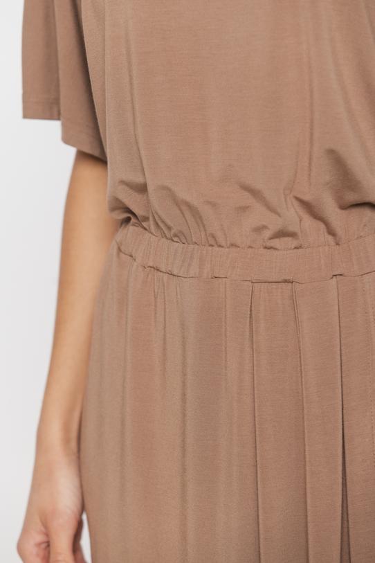 Codzienna wygodna sukienka z gumką w talii - 4