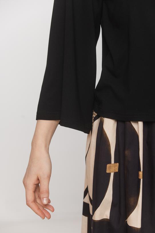 Czarna dzianinowa bluzka o luźnym kroju - 5