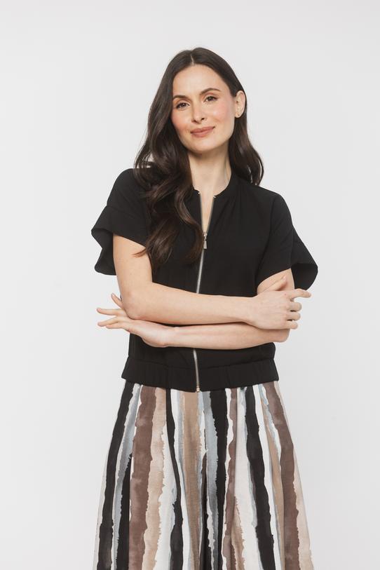 Czarna kamizelka o kroju bomberki - 2