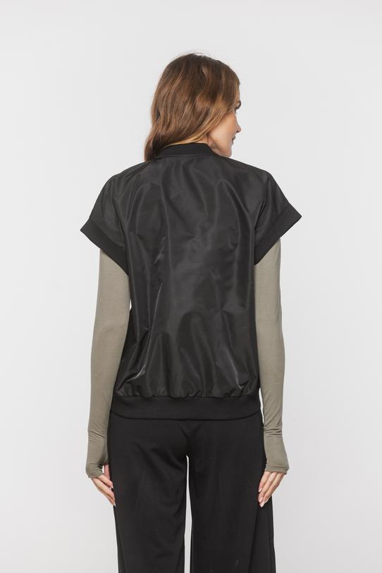 Czarna kamizelka z tkaniny o kroju bomberki - 4