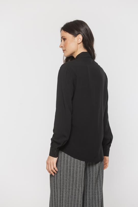 Czarna klasyczna koszula damska o prostym fasonie - 3