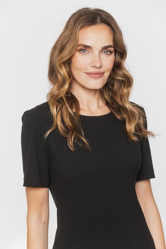 Czarna klasyczna sukienka z małym okrągłym dekoltem - 4