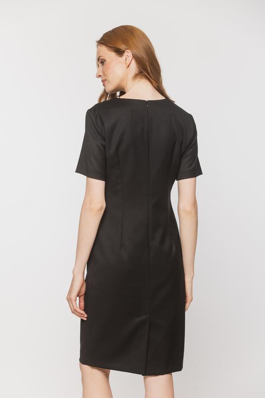 A timeless black dress with short sleeves - 4