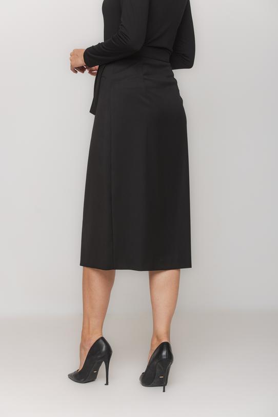 Czarna spódnica za kolano o kopertowym fasonie - 3