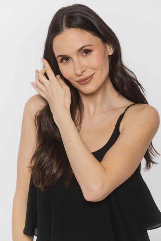 Czarna sukienka z biżuteryjnymi ramiączkami - 4