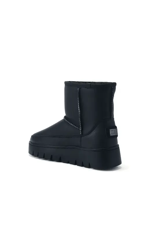 Czarne skórzane botki na traperowej podeszwie - 1