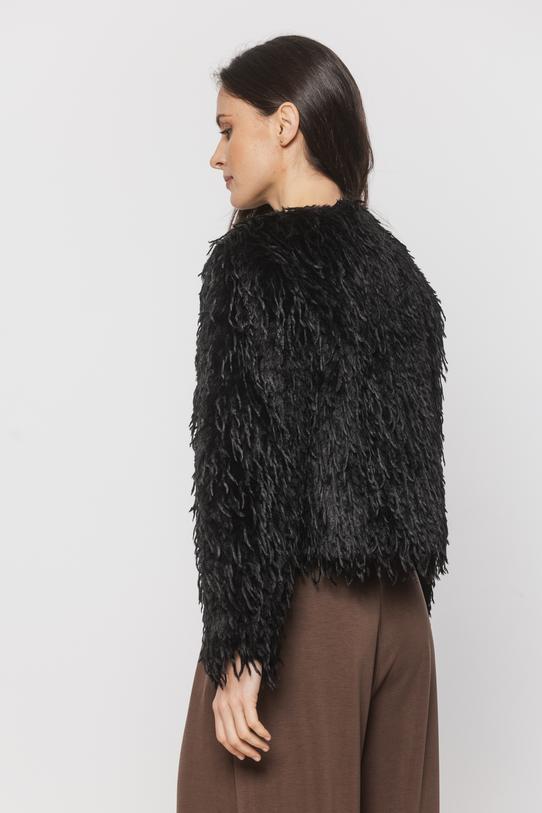 Czarne wyjściowe futerko z efektownymi frędzlami - 4