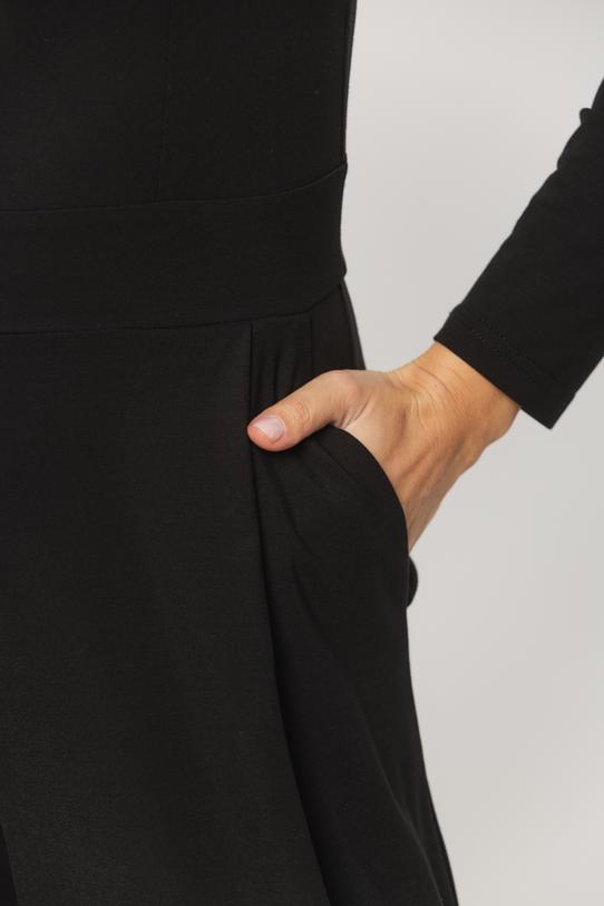 Czarny dzianinowy kombinezon odsłaniający ramiona - 5