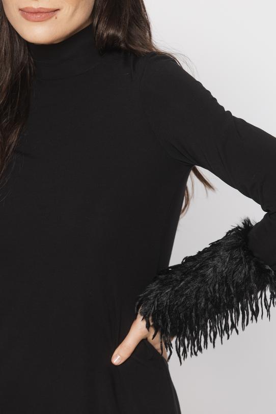 Czarny dzianinowy półgolf z futerkiem przy rękawach - 4