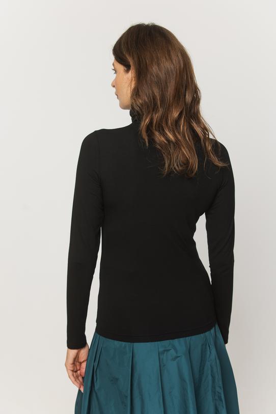 Czarny golf z długim rękawem wykonany z miękkiej dzianiny - 4