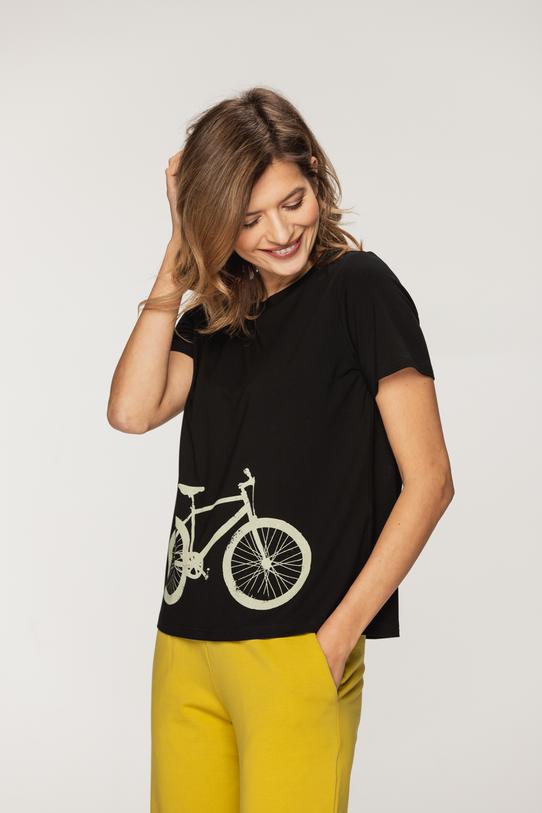 Czarny t-shirt z krótkim rękawem