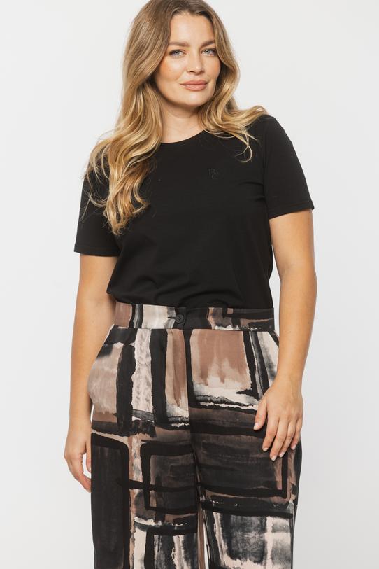 Czarny t-shirt z subtelnym haftem logo BC - 2