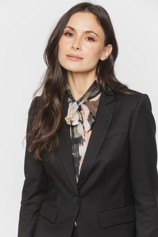 Czarny żakiet o ponadczasowym fasonie z patkami - 4