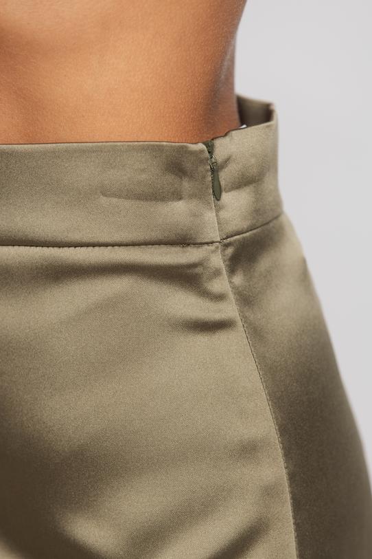 Długa oliwkowa spódnica z eleganckiej satyny - 4