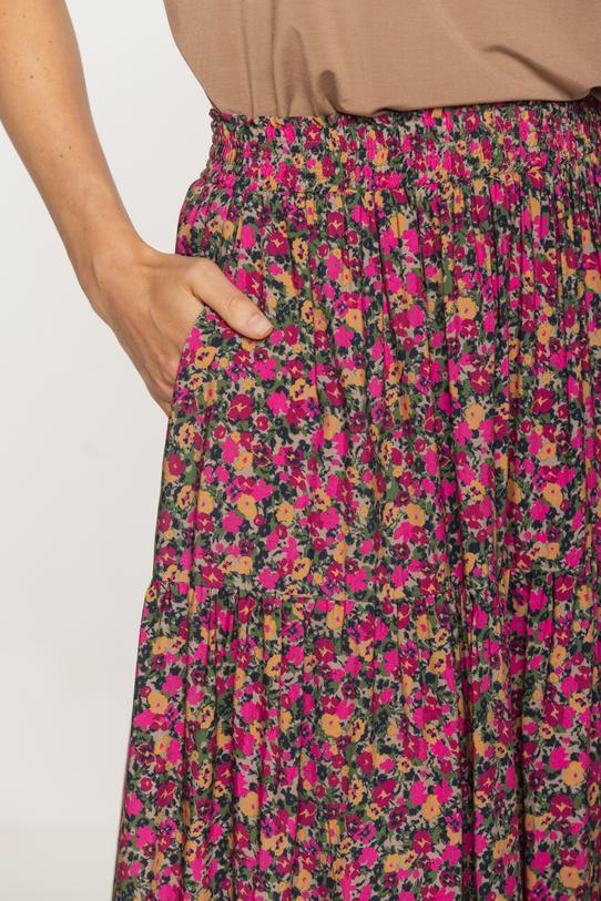 Długa spódnica z falbanami w stylu boho