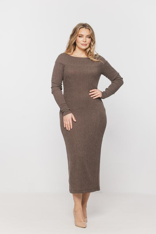 Wizualizacja Dopasowana brązowa sukienka midi z dzianiny