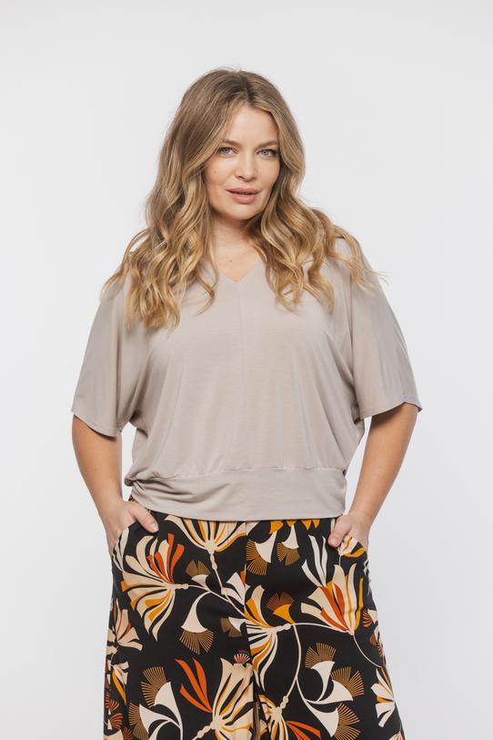 Dzianinowa beżowa bluzka ze ściągaczem w talii - 2