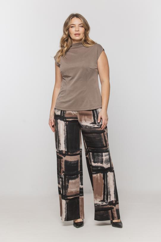 Wizualizacja Dzianinowa bluzka z modelującymi zaszewkami