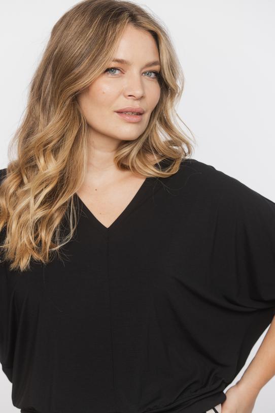 Dzianinowa czarna bluzka ze ściągaczem w talii - 4