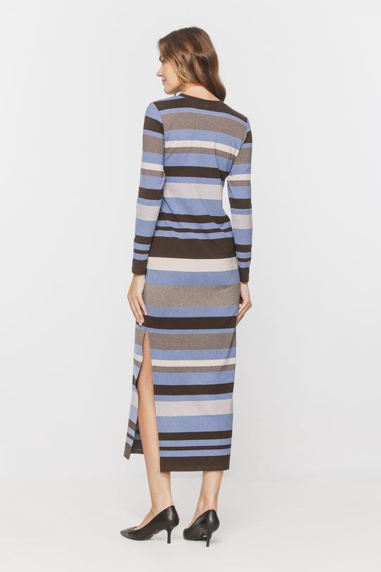 Dzianinowa sukienka w paski z rozporkiem z boku - 3