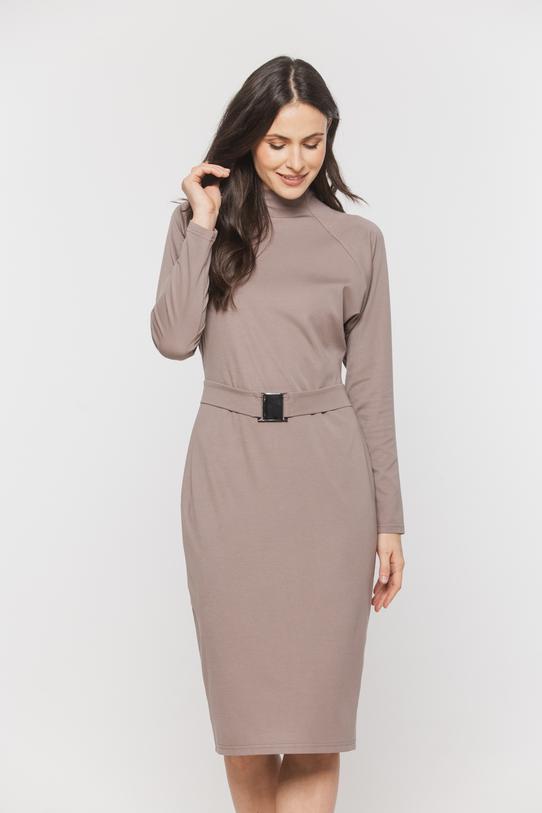 Dzianinowa sukienka z paskiem w kolorze cappuccino - 2