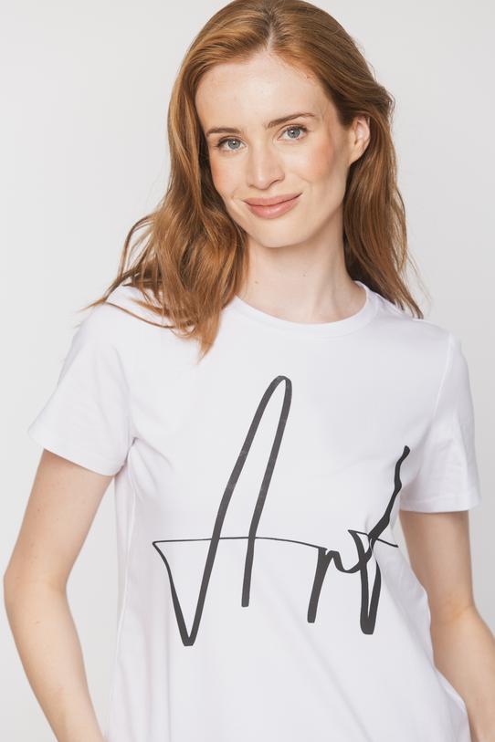 Dzianinowy biały t-shirt z czarnym nadrukiem - 3