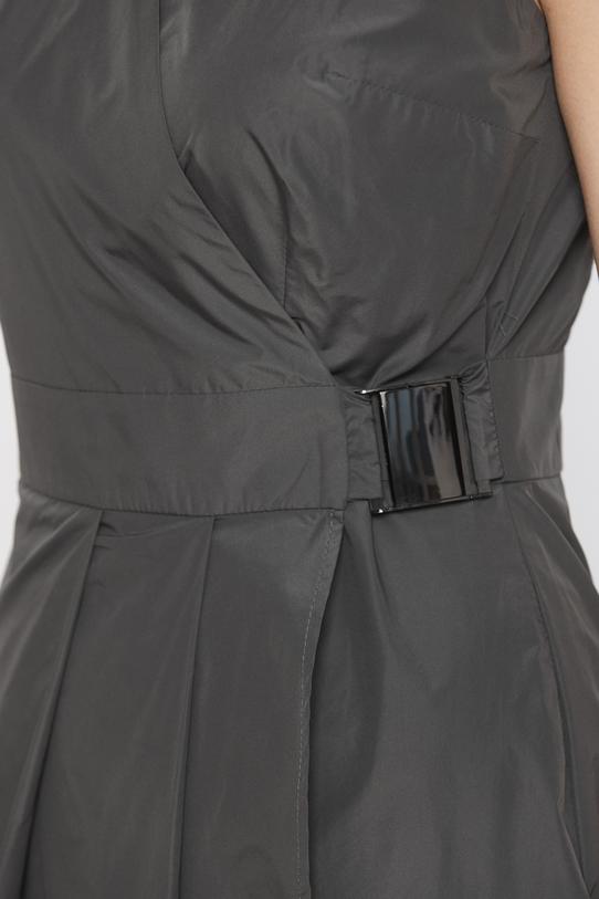 Elegancka sukienka midi z lekkiej tafty z dekoracyjną klamrą - 5