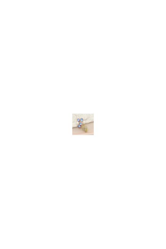 An elegant gold brooch in the shape of a bouquet featuring pearls and cubic zirconia - 1