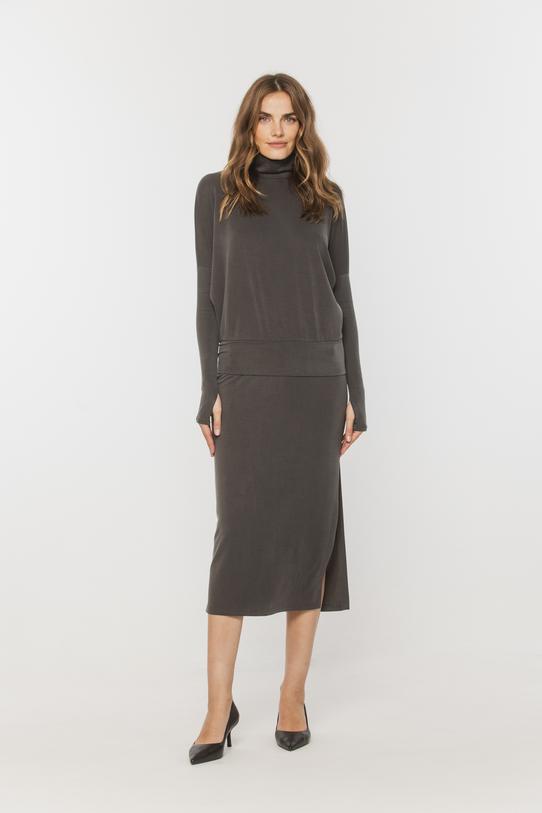 Wizualizacja Grafitowy golf z nietoperzowym rękawem