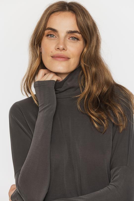 Grafitowy golf z nietoperzowym rękawem - 4