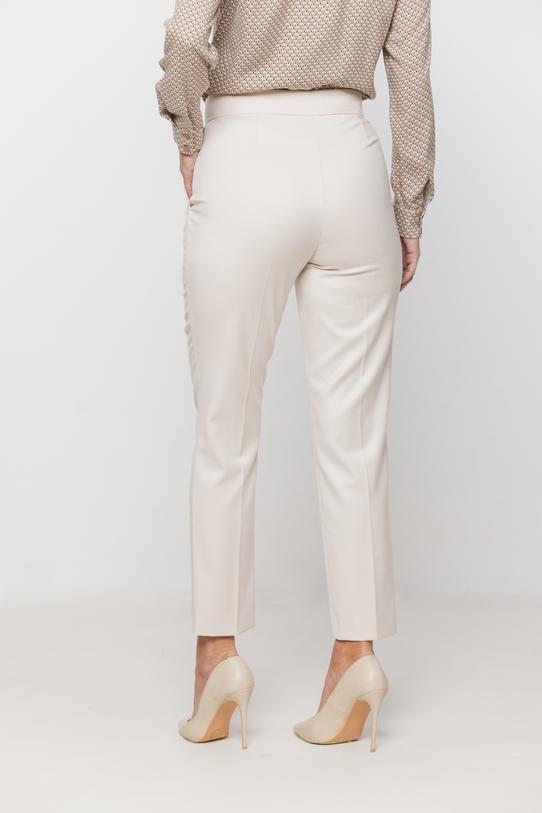 Jasnobeżowe zwężane spodnie w kant z kieszeniami - 3