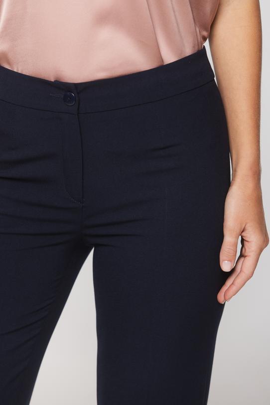 Klasyczne granatowe spodnie z tkaniny garniturowej - 4