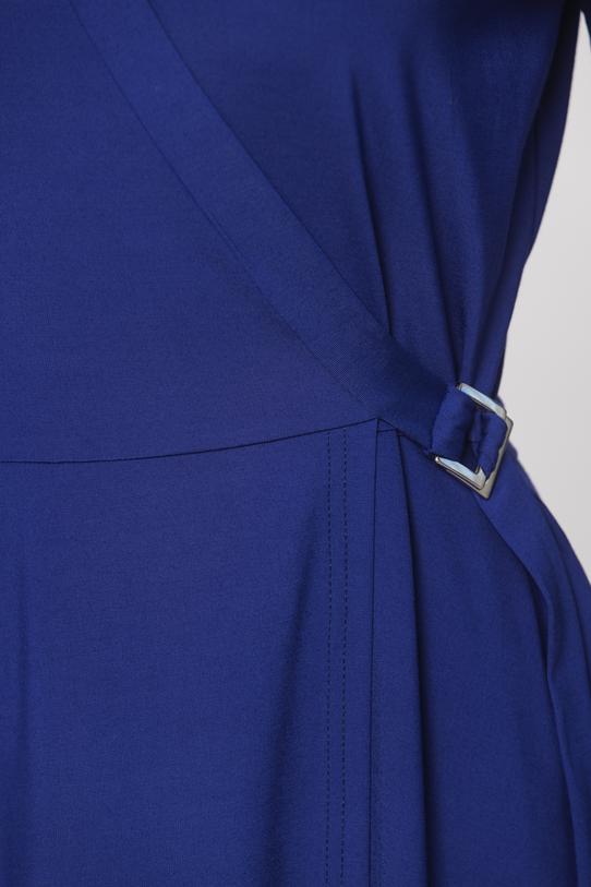 A plain wrap-around dress made from sapphire-coloured knitwear - 3