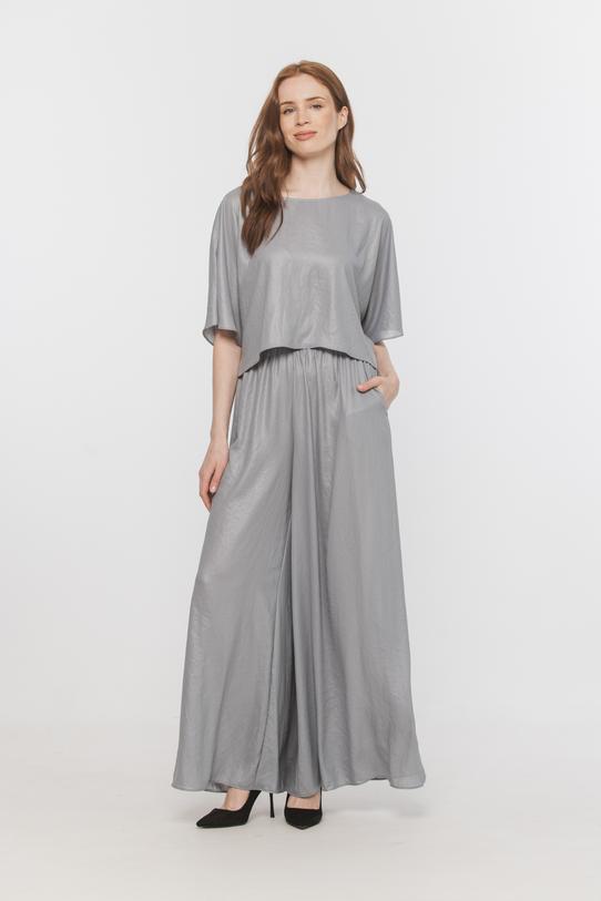common:product-alt-prefix Short loose-fitting dress made of a slightly shiny lightweight fabric