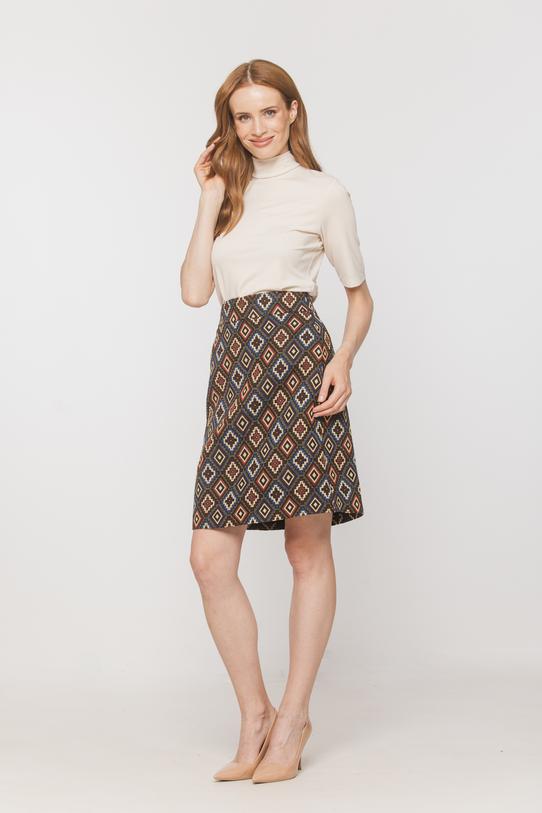 Short original skirt made of patterned fabric - 2