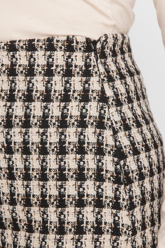 Short skirt made of thick fabric in the Chanel style - 5