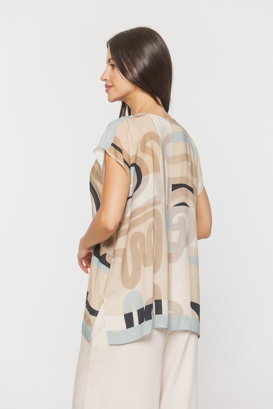 A lightweight viscose blouse with slits - 3