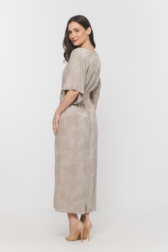 Letnia sukienka z fakturowanej beżowej tkaniny wiskozowej - 4