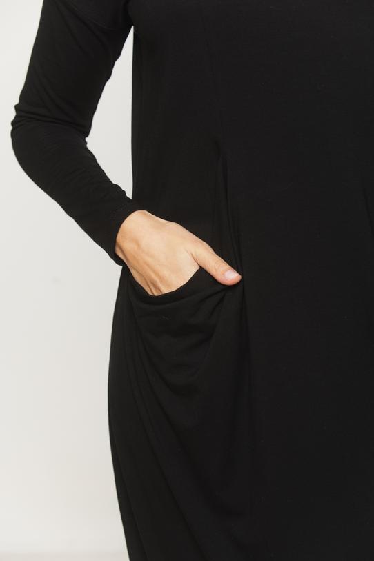 Luźna czarna sukienka z dużymi kieszeniami - 5