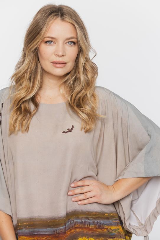 Luźna oryginalna tunika z troczkami w rękawach - 4